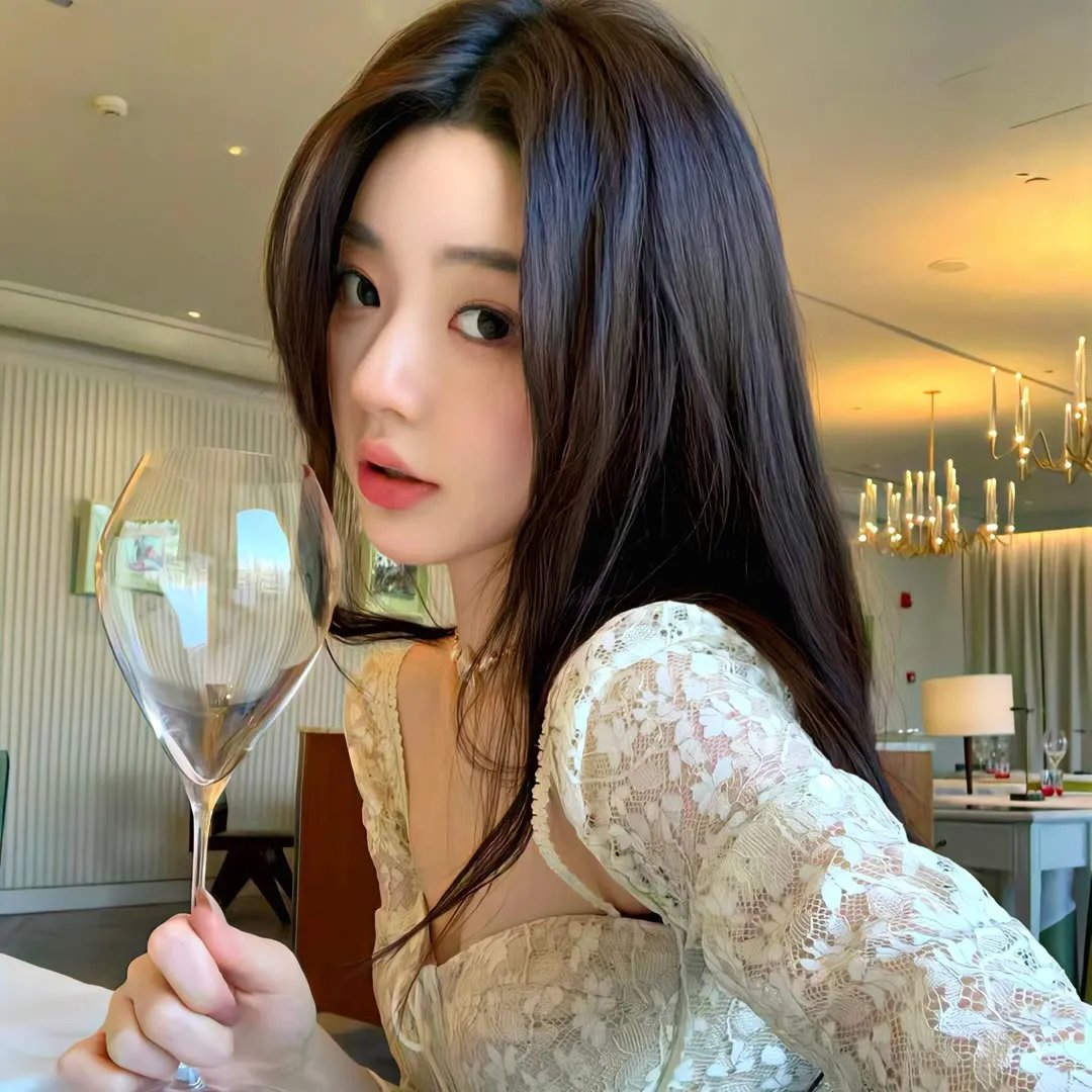 Qros之女以独家新闻为名的疯狂